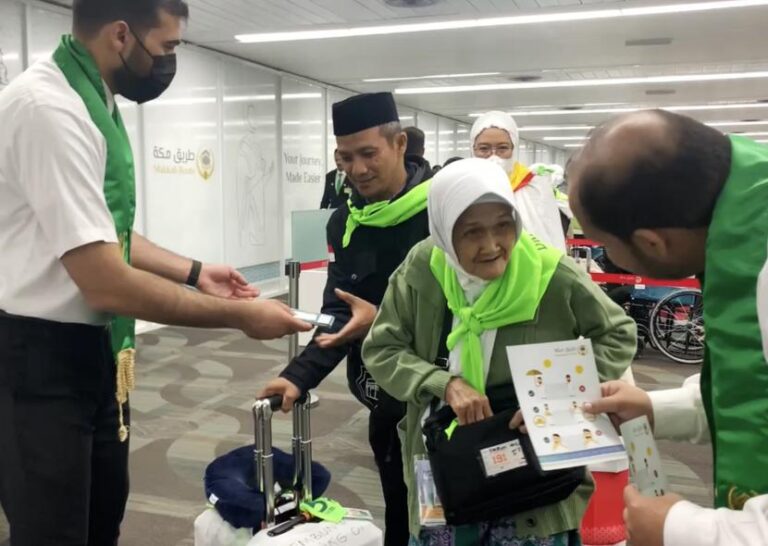 Ilustrasi Jamaah Haji Lansia