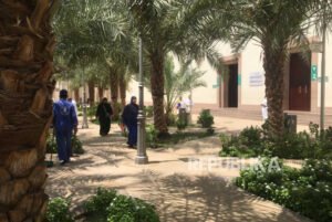 Para jamaah haji Indonesia dengan kuota tambahan yang melakukan transit di Madinah dan melaksanakan miqat di Bir Ali