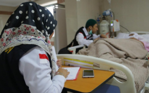 Dokter spesialis kesehatan bandara itu mengungkapkan Pos Kesehatan Bandara Jeddah dengan tiga tim kesehatan yang berjaga 24 jam