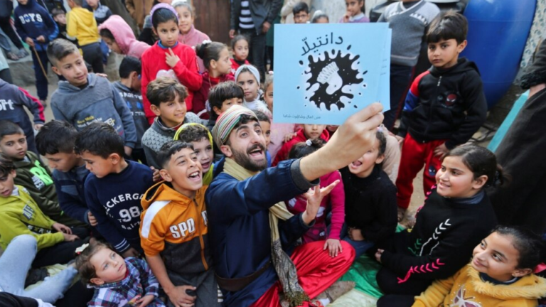 Ilustrasi Lukisan Anak-Anak di Gaza yang Menjadi Sasaran Pembunuhan dan Penghancuran Israel, Ilustrasi Lukisan Anak-Anak di Gaza yang Menjadi Sasaran Pembunuhan dan Penghancuran Israel