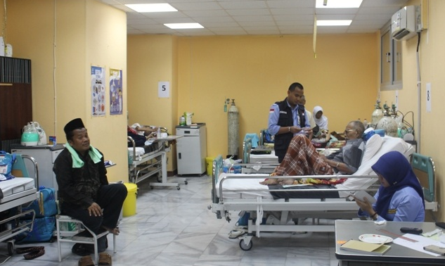 Rikho Ade Putera, Penanggung Jawab Evakuasi Jemaah Haji KKHI Daker Madinah mengungkapkan sampai saat ini sudah 18 Jamaah haji yang dievakuasi