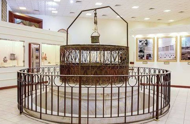 Sumur Zamzam yang Berasal dari Sumur Kawasan Masjidil Haram yang Terletak 11 Meter dari Ka'bah