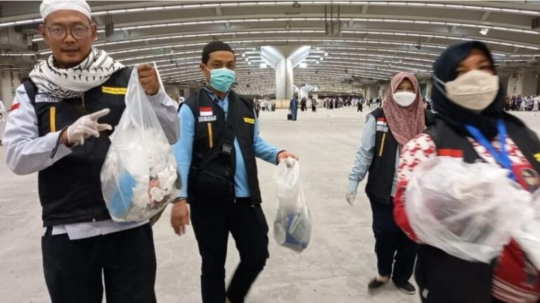 Petugas Penyelenggara Perjalanan Ibadah Haj PPIH Arab Saudi