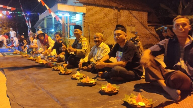 Warga Wunut Meriahkan HUT RI ke-78 dengan Bari’an Merdeka 1000 Tupeng Cobek