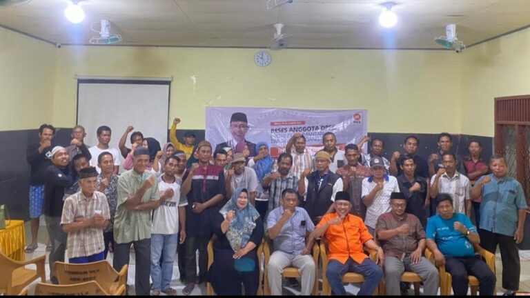 Harun Al Rasyid Anggota DPRD Kaltim saat melakukan Reses dengan Masyarakat Talisayan Berau
