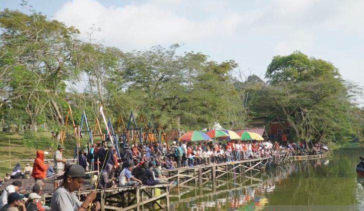 fun fishing hut ri ke-78 bersama pupuk kaltim