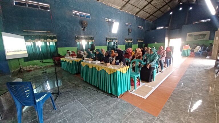 KPMT XXII UNIPDU Jombang menggelar pelatihan mencegah stunting Desa Wuluh Jombang