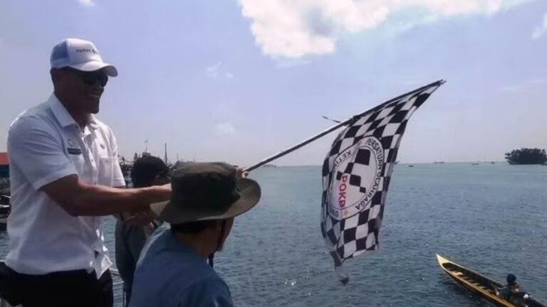 Pelepasan Lomba Ketinting Meriahkan Hari Nelayan 2023 di Kota Bontang (foto: PKTV Kaltim)