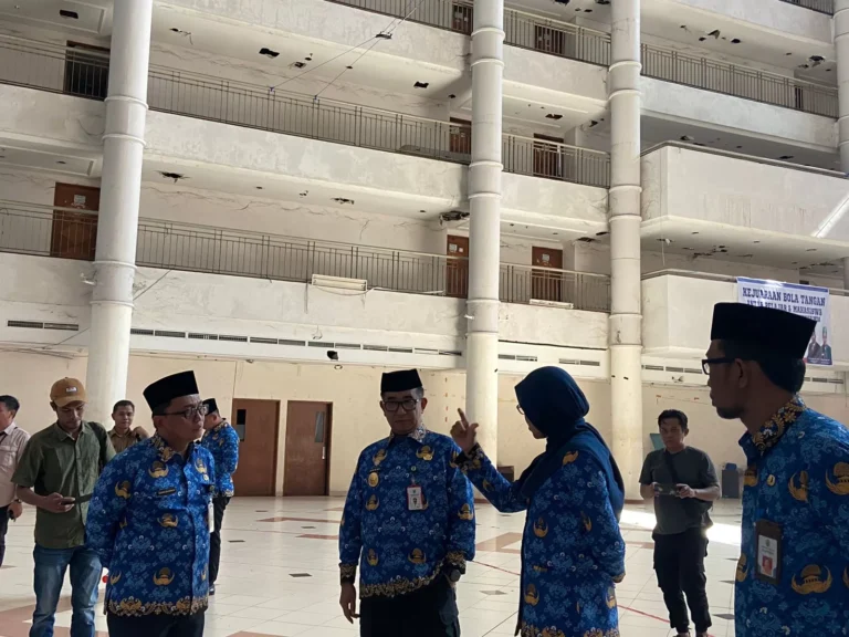 cek hotel atlet