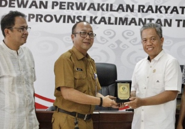 Sekretariat DPRD Kaltim Minta Semua Pekerja Tertib Administrasi Andrie Asdi