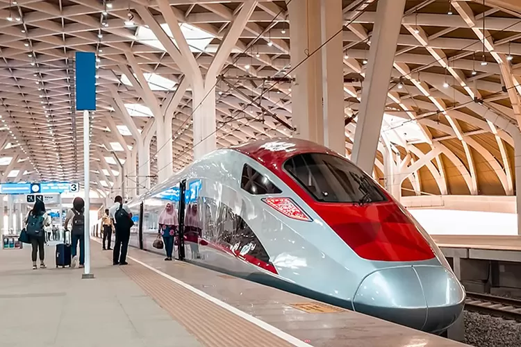 Stasiun Kereta Cepat Whoosh Halim (.Inet)