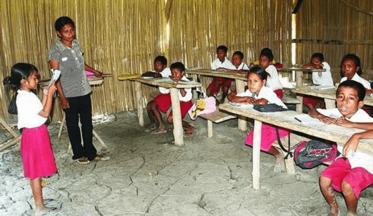 Guru ASN mengajar di sekolah swasta