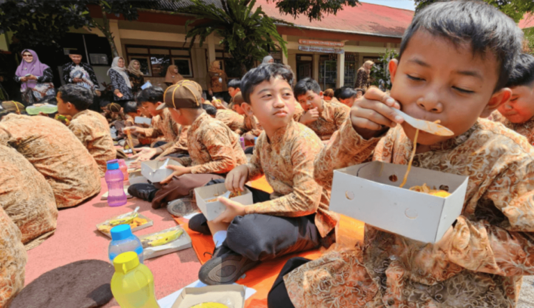 Perindo Makan Bergizi Gratis SD Jakarta