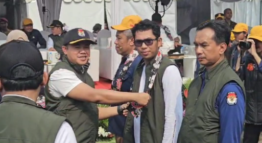 Apel Kesiapan Distribusi Logistik digelar KPU Jatim di Pergudangan KPU Sidoarjo di Jl. Airlangga, Sidoarjo, menandai dimulainya pendistribusian kebutuhan logistik untuk Pilkada 2024 di wilayah Jatim.