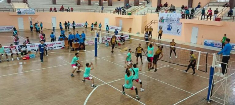 Tim voli putra dan putri Kutai Timur