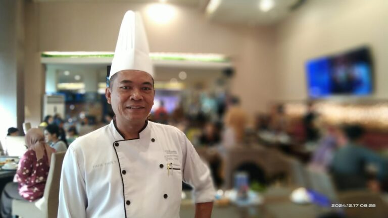 Chef Fafa di Restoran Hotel Aston Samarinda