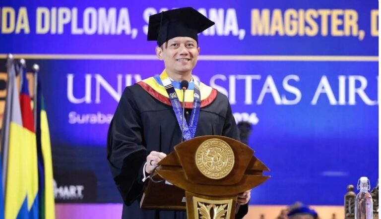 Wisudawan terbaik Universitas Airlangga