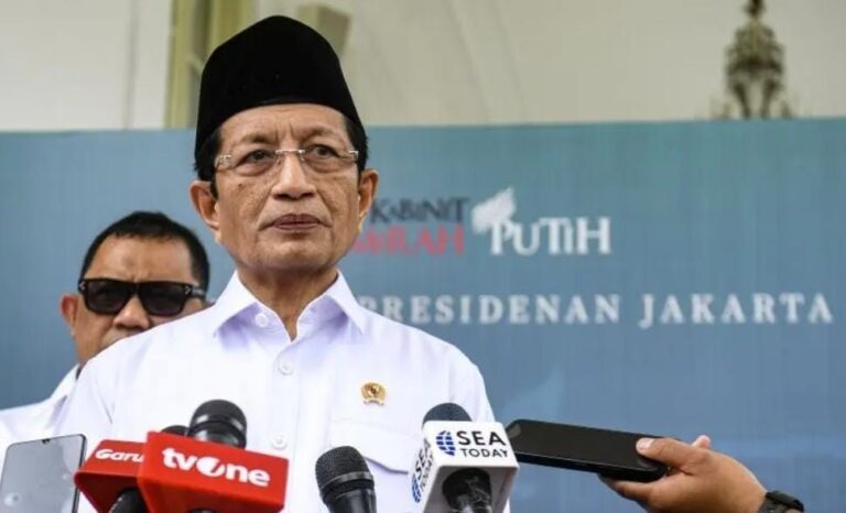 Menteri Agama Nasaruddin Umar seusai rapat koordinasi dengan Mensesneg dan Seskab di Istana Negara