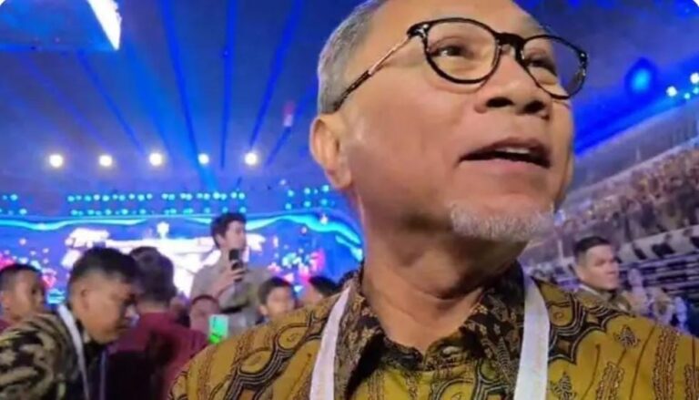 Menteri Koordinator (Menko) Bidang Pangan Zulkifli Hasan saat ditemui pada acara Puncak Perayaan Natal Nasional 2024 di Indonesia Arena