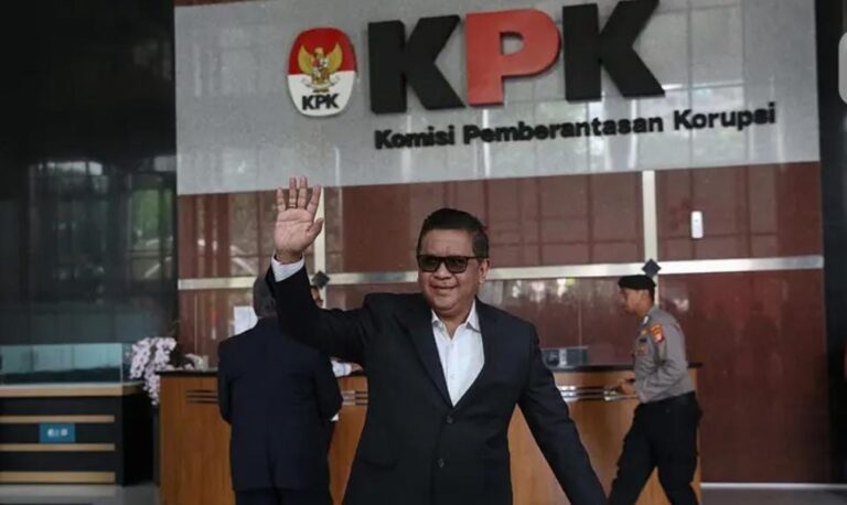 Hasto tersangka KPK
