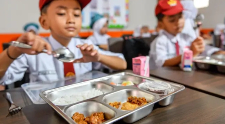 Program makan siang gratis di sekolah
