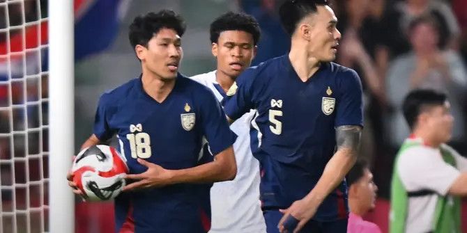 Key-phrase: Final Piala AFF 2024 Thailand vs Vietnam Meta Deskripsi: Thailand melaju ke final Piala AFF 2024 usai menang dramatis atas Filipina dengan agregat 4-3. Tags: Piala AFF 2024,Thailand vs Vietnam,Semifinal AFF 2024,Timnas Thailand,Timnas Vietnam