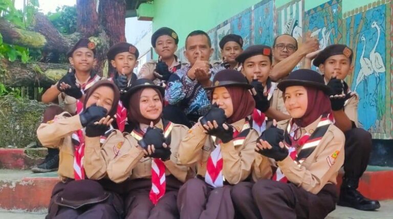 Zena Ketua OSIS SMPN 1 Cisayong Penggalang Terap