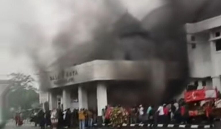Demo Buruh di Balai Kota Tasikmalaya