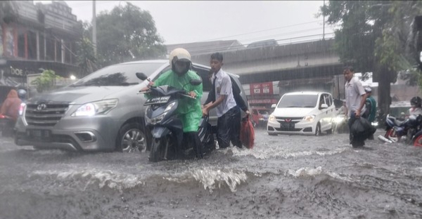 BMKG peringatan cuaca ekstrem Februari 2025