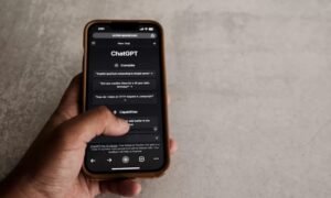 Fitur Baru ChatGPT di WhatsApp 2025