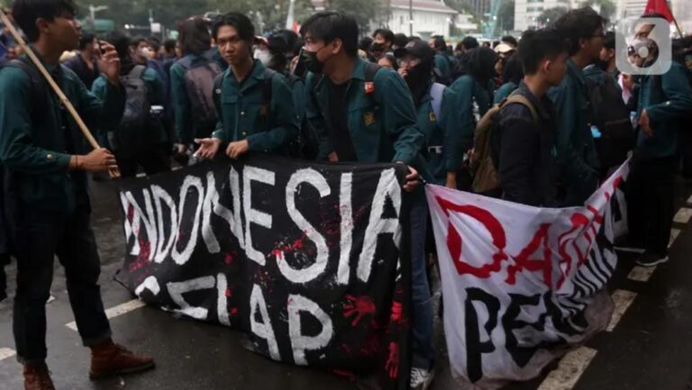 Tuntutan Mahasiswa Aksi Indonesia Gelap 2025