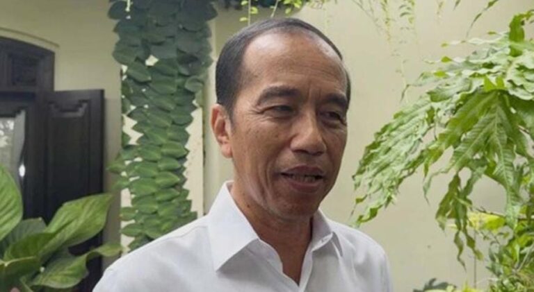 Jokowi Kritik Megawati Boikot Retret