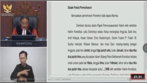 Hakim MK Suhartoyo saat membacakan putusan dismissal gugatan Isran-Hadi terhadap KPU, Live streaming Mahkamah Konstitusi