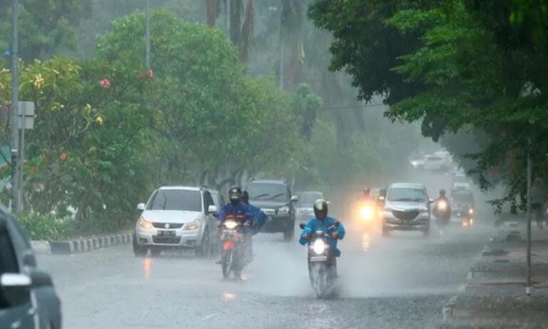Peringatan Hujan Ekstrem Jawa Barat Februari 2025