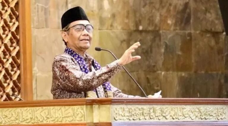 Mahfud MD menegaskan kampus harus jadi oposisi kritis