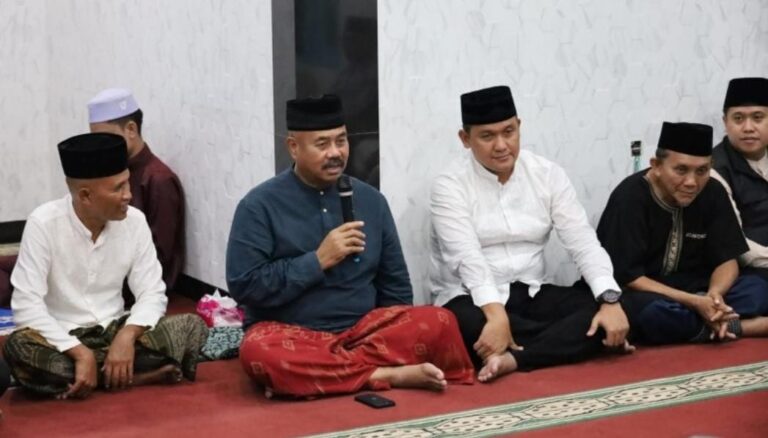 Bupati Kukar Edi Damansyah safari sahur dan subuh di Musholla Al Mubarok