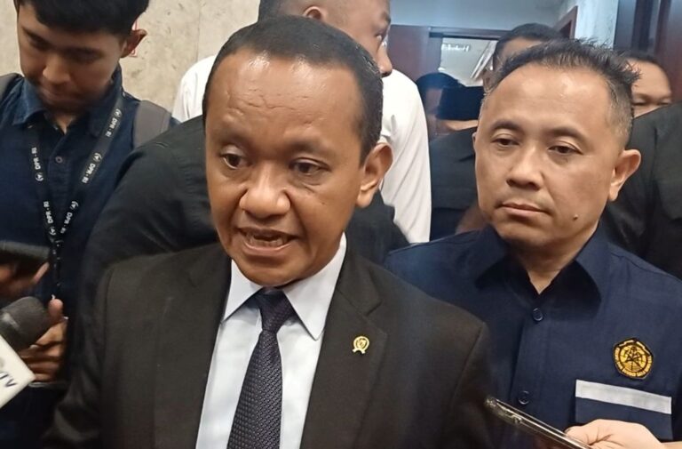 Integritas akademik pejabat publik