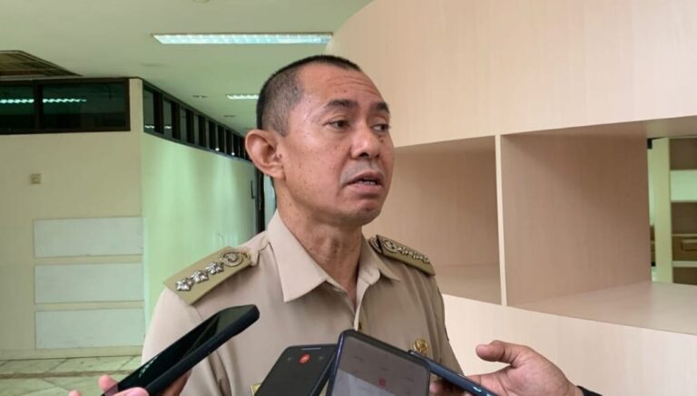 Julkifli, Camat Kota Bangun Darat