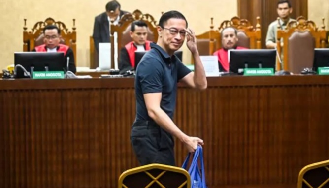 Tom lembong
