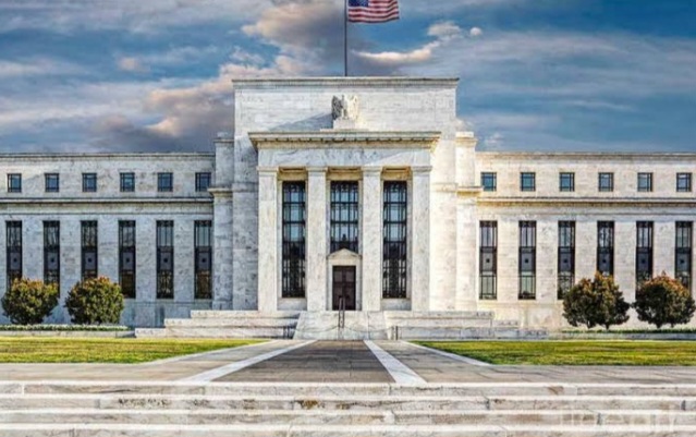Gedung Dewan Federal Reserve di Constitution Avenue, Washington, AS