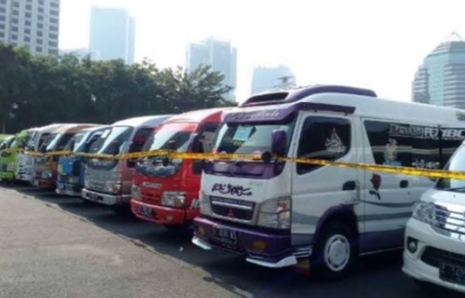 Travel gelap