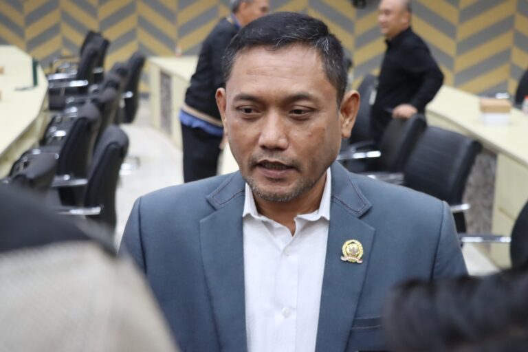 Wakil Gubernur Seno Aji.