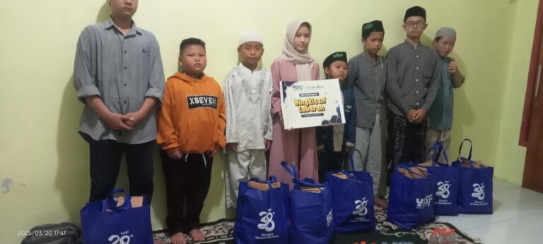 Juru Warto Sidoarjo berbagi ratusan takjil