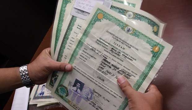Verifikasi Ijazah Pejabat Indonesia