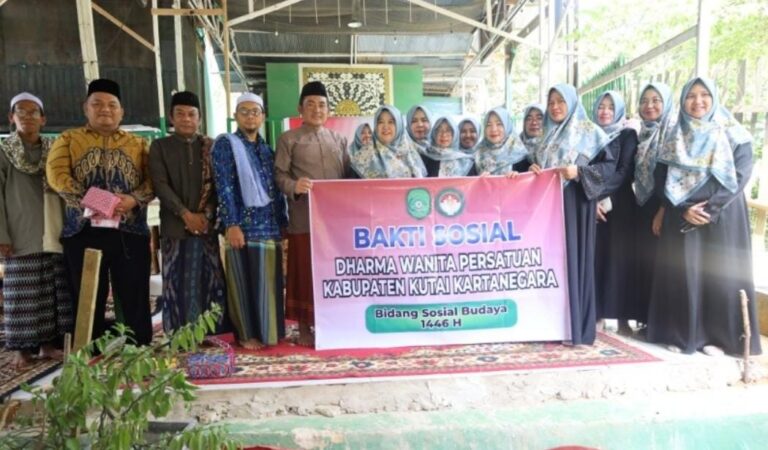 DWP Kukar salurkan bantuan sembako ke empat pondok pesantren di Tenggarong