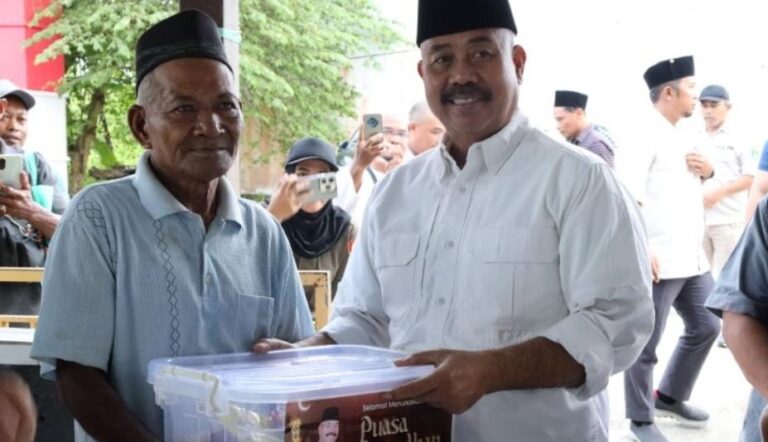 Safari Ramadan Bupati Kukar Edi Damansyah hadirkan bantuan sembako