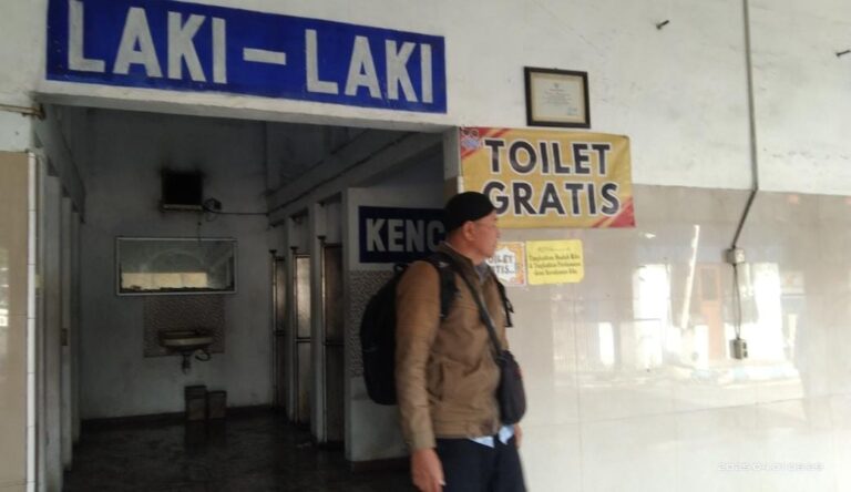 Fasilitas toilet gratis di Terminal Purabaya, Sidoarjo (.dex)