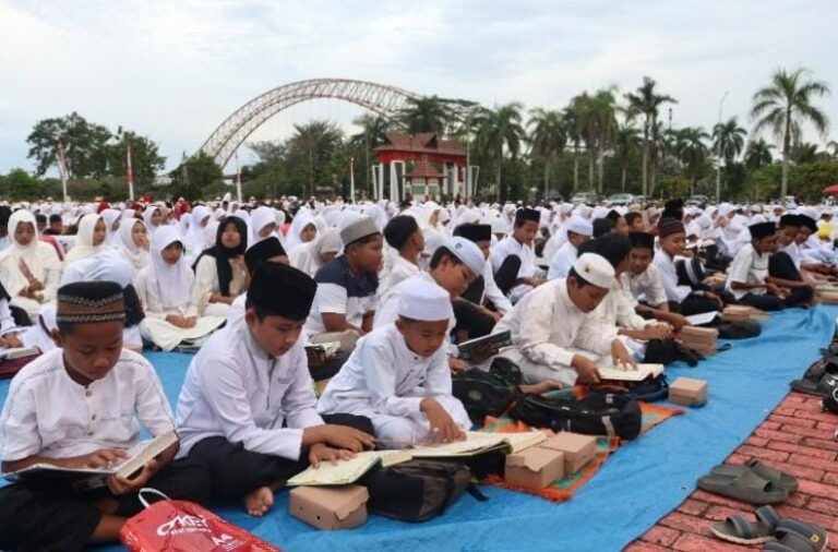 Saat Ribuan Pelajar Ramaikan Lapangan Bupati sambut GEMA Kukar 2025