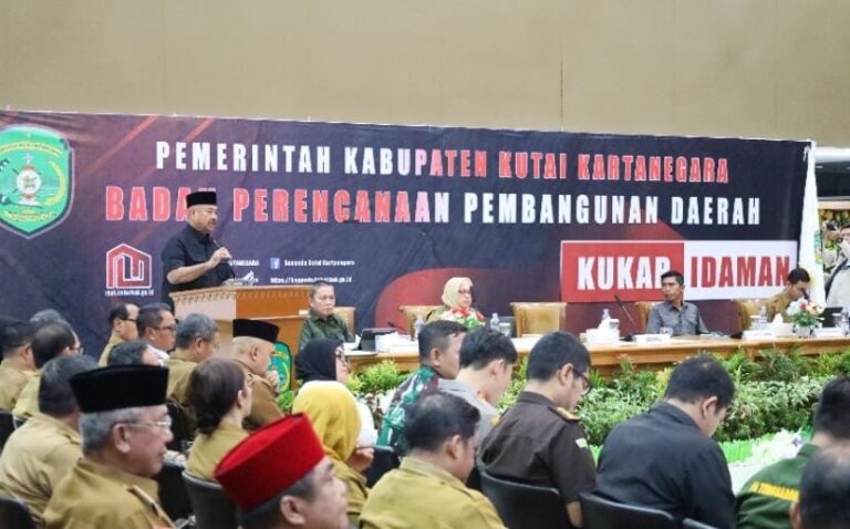 Bupati Edi Damansyah saat membuka Musrenbang Rencana Kerja Pemerintah Daerah (RKPD) tahun 2026 di Kutai Kartanegara