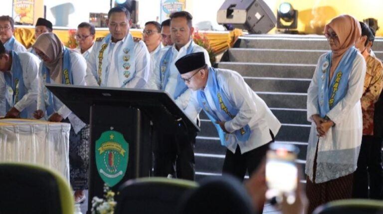 Saat Acara Launching Program Gratis Pol bersama perwakilan kabupaten/kota se-Kalimantan Timur (Kaltim) di GOR Kadrie Oening Sempaja, Samarinda (.ist)
